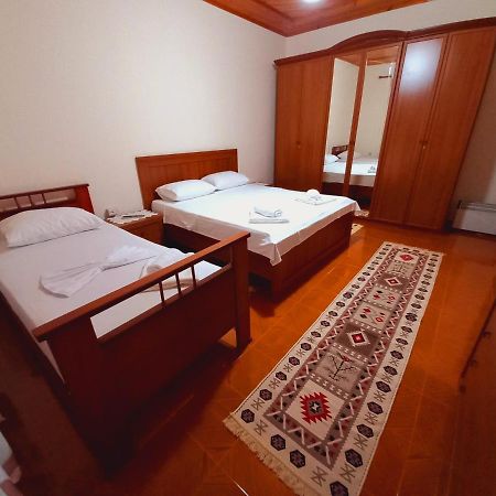 Sokolli Guest House Gjirokastër Eksteriør bilde