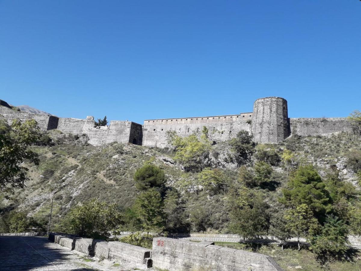 Sokolli Guest House Gjirokastër Eksteriør bilde