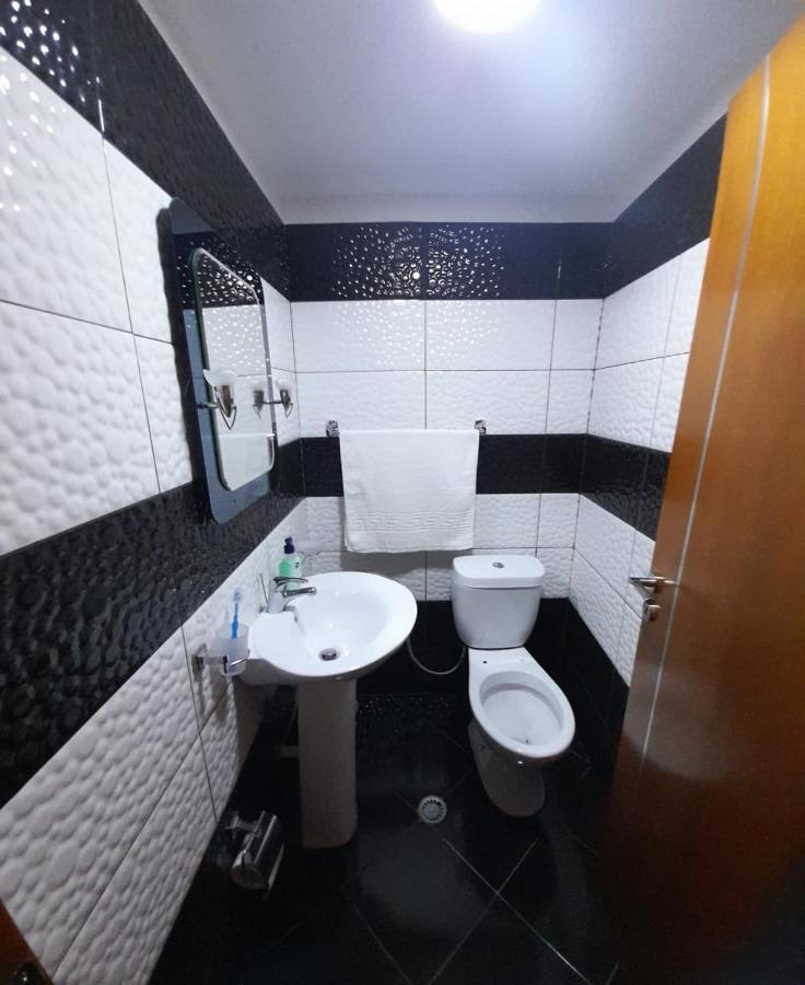 Sokolli Guest House Gjirokastër Eksteriør bilde