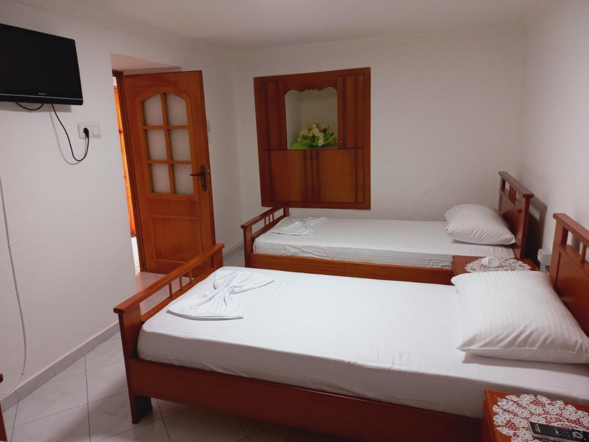 Sokolli Guest House Gjirokastër Eksteriør bilde