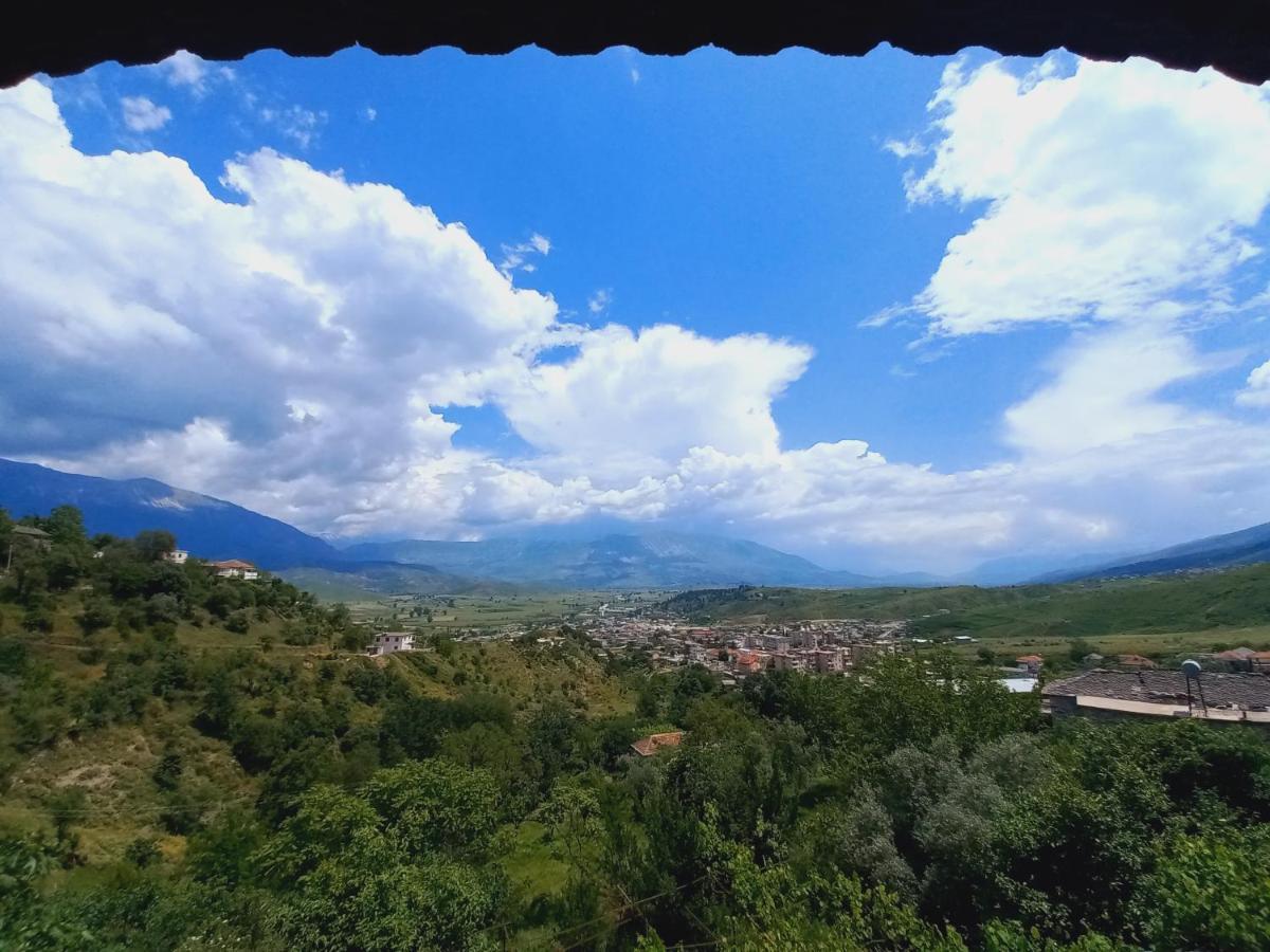 Sokolli Guest House Gjirokastër Eksteriør bilde