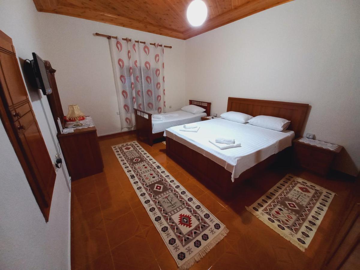 Sokolli Guest House Gjirokastër Eksteriør bilde