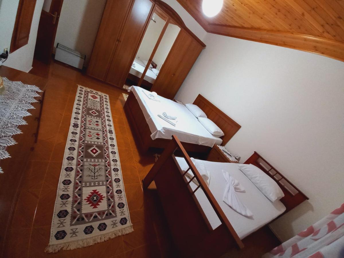Sokolli Guest House Gjirokastër Eksteriør bilde
