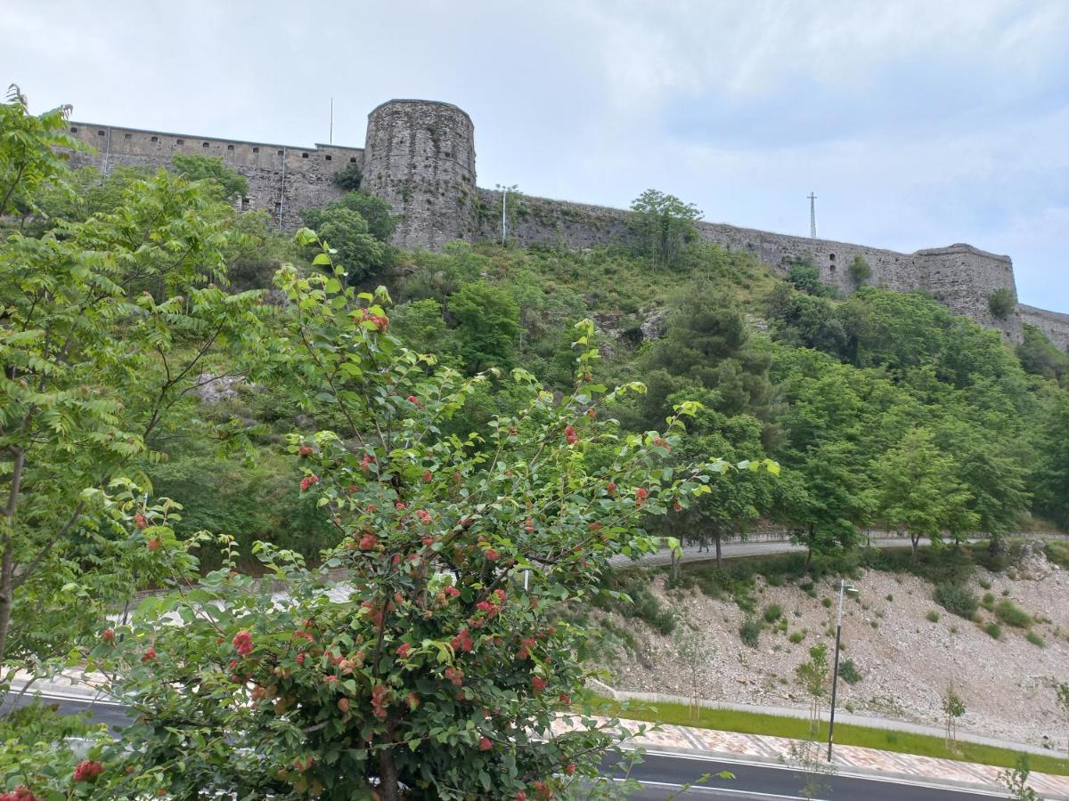 Sokolli Guest House Gjirokastër Eksteriør bilde