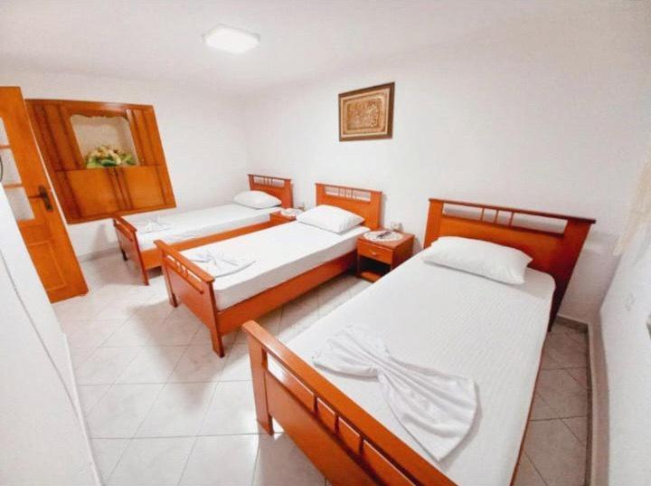 Sokolli Guest House Gjirokastër Eksteriør bilde
