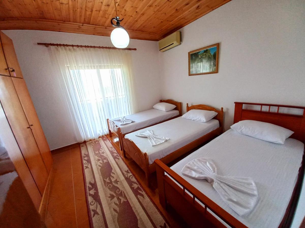 Sokolli Guest House Gjirokastër Eksteriør bilde