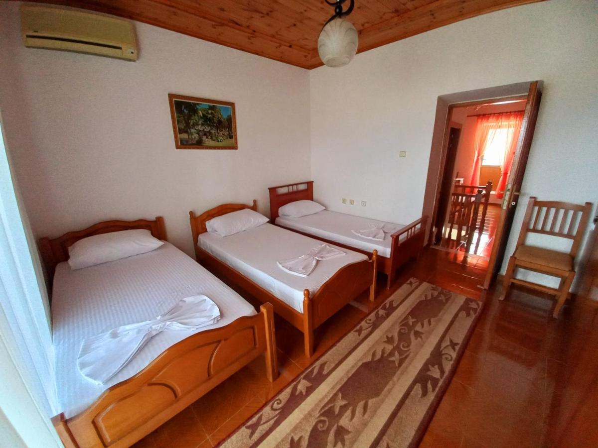 Sokolli Guest House Gjirokastër Eksteriør bilde