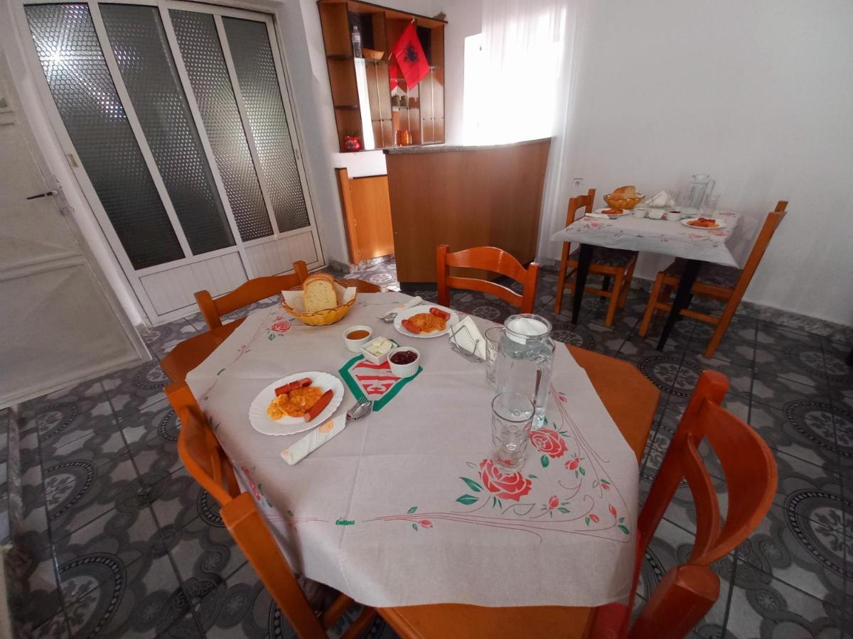 Sokolli Guest House Gjirokastër Eksteriør bilde